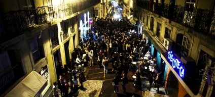 Governo quer proibir consumo de álcool nas ruas a partir das 02h00