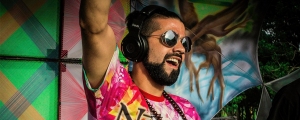 DJ morre após queda de estrutura de palco em festival brasileiro