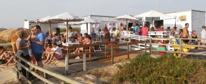 Moreiró Beach Bar &amp; Lounge despede-se do verão com festa branca